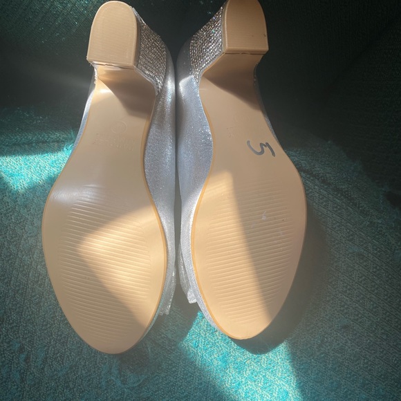 Formal dress heel for little girl - Picture 6 of 7